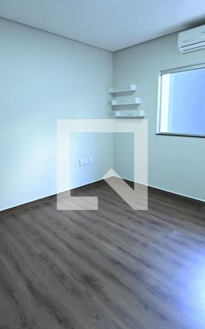 Casa à venda com 243m², 3 quartos e 4 vagas Casa à venda com 243m², 3 quartos e 4 vagasQuarto 3