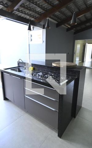 Casa à venda com 243m², 3 quartos e 4 vagas Casa à venda com 243m², 3 quartos e 4 vagasÁrea Externa
