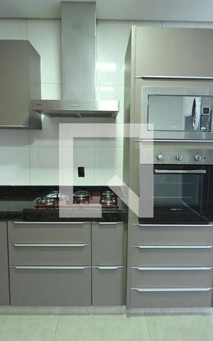 Casa à venda com 243m², 3 quartos e 4 vagas Casa à venda com 243m², 3 quartos e 4 vagasCozinha