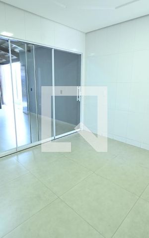 Casa à venda com 243m², 3 quartos e 4 vagas Casa à venda com 243m², 3 quartos e 4 vagasCozinha