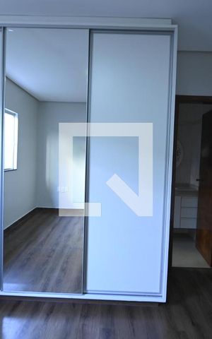 Casa à venda com 243m², 3 quartos e 4 vagas Casa à venda com 243m², 3 quartos e 4 vagasQuarto 2