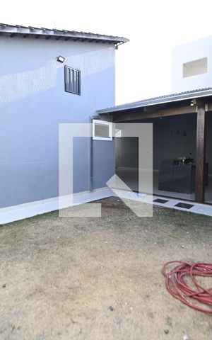 Casa à venda com 243m², 3 quartos e 4 vagas Casa à venda com 243m², 3 quartos e 4 vagasÁrea Externa