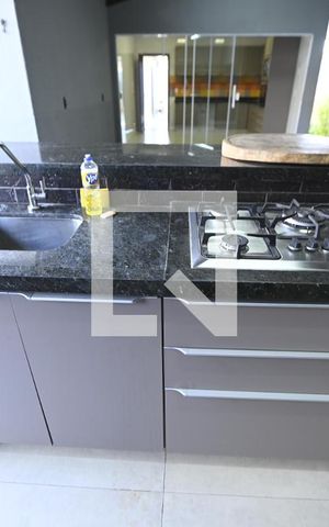 Casa à venda com 243m², 3 quartos e 4 vagas Casa à venda com 243m², 3 quartos e 4 vagasÁrea Externa