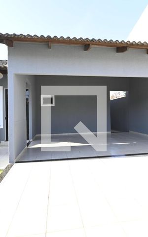 Casa à venda com 243m², 3 quartos e 4 vagas Casa à venda com 243m², 3 quartos e 4 vagasÁrea Externa