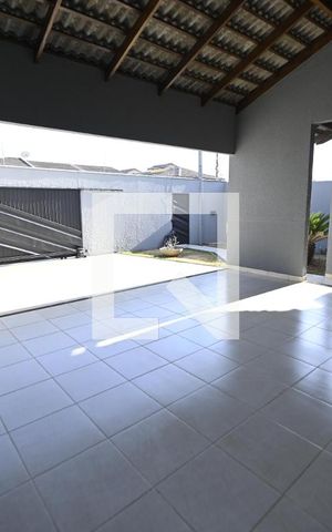 Casa à venda com 243m², 3 quartos e 4 vagas Casa à venda com 243m², 3 quartos e 4 vagasÁrea Externa