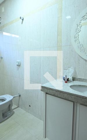 Casa à venda com 243m², 3 quartos e 4 vagas Casa à venda com 243m², 3 quartos e 4 vagasBanheiro Quarto 2
