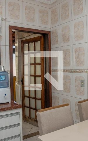 Casa à venda com 310m², 5 quartos e 4 vagas Casa à venda com 310m², 5 quartos e 4 vagasCasa 2 - cozinha