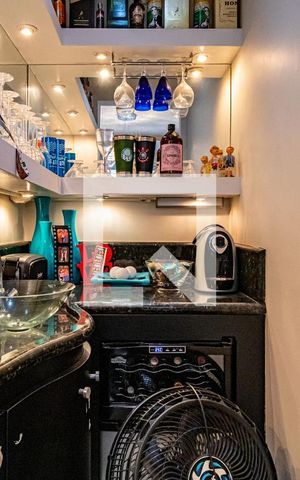 Apartamento à venda com 95m², 3 quartos e 2 vagas Apartamento à venda com 95m², 3 quartos e 2 vagasAdega