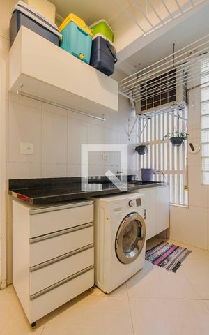 Apartamento à venda com 148m², 3 quartos e 1 vagaÁrea de Serviço