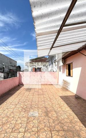Casa à venda com 150m², 2 quartos e sem vaga Casa à venda com 150m², 2 quartos e sem vagaVaranda