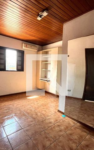 Casa à venda com 150m², 2 quartos e sem vaga Casa à venda com 150m², 2 quartos e sem vagaSuite