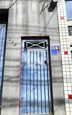 Casa à venda com 150m², 2 quartos e sem vaga Casa à venda com 150m², 2 quartos e sem vagaFachada