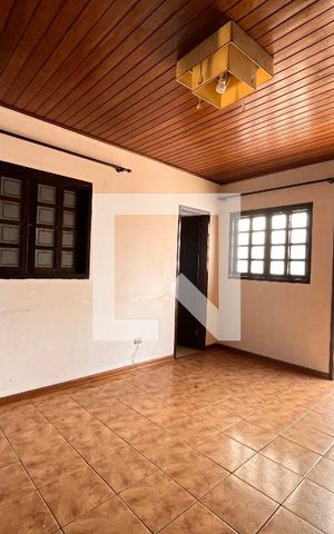Casa à venda com 150m², 2 quartos e sem vaga Casa à venda com 150m², 2 quartos e sem vagaSala