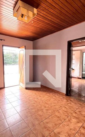 Casa à venda com 150m², 2 quartos e sem vaga Casa à venda com 150m², 2 quartos e sem vagaSala