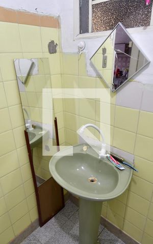 Casa à venda com 460m², 4 quartos e 4 vagasBanheiro Serviço - Casa 1