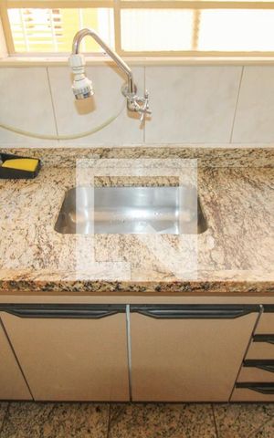Casa à venda com 374m², 4 quartos e 1 vaga Casa à venda com 374m², 4 quartos e 1 vagaCozinha
