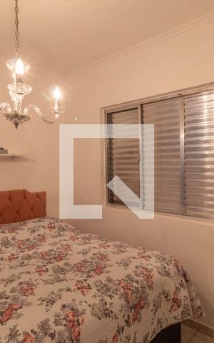 Casa à venda com 190m², 2 quartos e 2 vagas Casa à venda com 190m², 2 quartos e 2 vagasQuarto 2