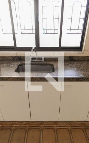 Casa à venda com 783m², 2 quartos e 1 vaga Casa à venda com 783m², 2 quartos e 1 vagaCozinha
