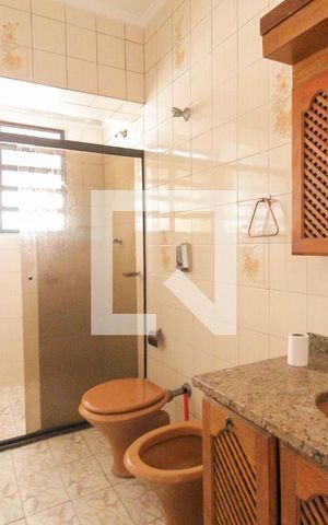 Casa à venda com 783m², 2 quartos e 1 vaga Casa à venda com 783m², 2 quartos e 1 vagaBanheiro