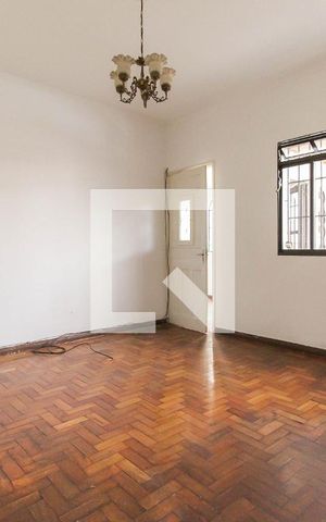 Casa à venda com 783m², 2 quartos e 1 vaga Casa à venda com 783m², 2 quartos e 1 vagaSala
