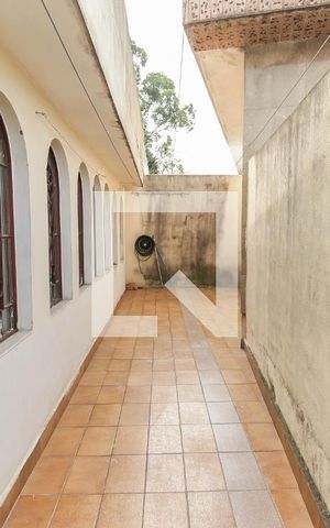 Casa à venda com 783m², 2 quartos e 1 vaga Casa à venda com 783m², 2 quartos e 1 vagaQuintal