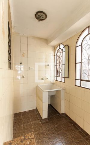 Casa à venda com 783m², 2 quartos e 1 vaga Casa à venda com 783m², 2 quartos e 1 vagaÁrea de Serviço
