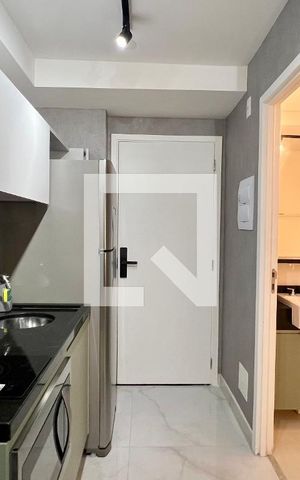 Studio à venda com 28m², 1 quarto e sem vaga Studio à venda com 28m², 1 quarto e sem vagaCozinha
