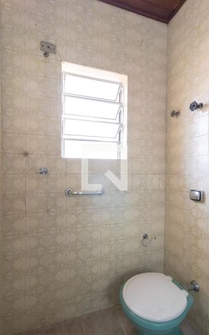 Casa para alugar com 80m², 3 quartos e 1 vagaBanheiro 1