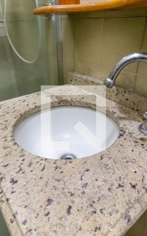 Casa para alugar com 80m², 3 quartos e 1 vagaBanheiro 2