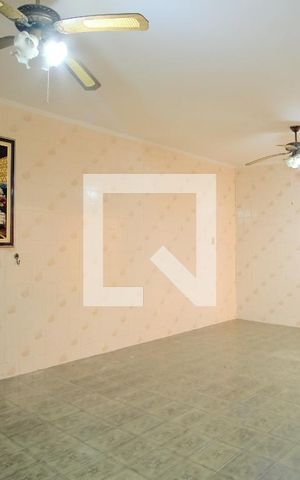 Casa à venda com 300m², 2 quartos e 4 vagasSala 1