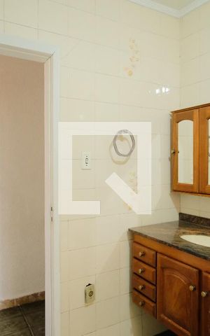 Casa à venda com 300m², 2 quartos e 4 vagasBanheiro