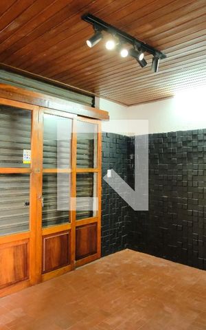 Casa à venda com 300m², 2 quartos e 4 vagasSalão