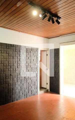 Casa à venda com 300m², 2 quartos e 4 vagasSalão