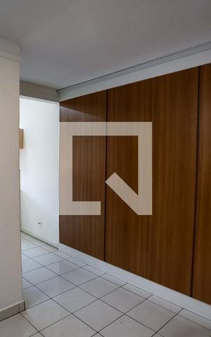 Casa à venda com 250m², 4 quartos e 2 vagas Casa à venda com 250m², 4 quartos e 2 vagashall
