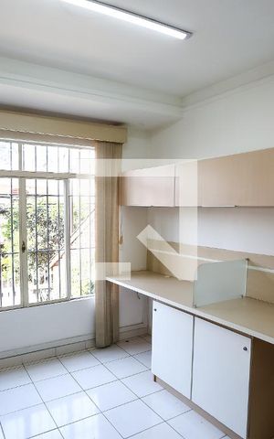 Casa à venda com 250m², 4 quartos e 2 vagas Casa à venda com 250m², 4 quartos e 2 vagassala 1