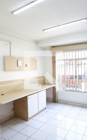 Casa à venda com 250m², 4 quartos e 2 vagas Casa à venda com 250m², 4 quartos e 2 vagassala 1