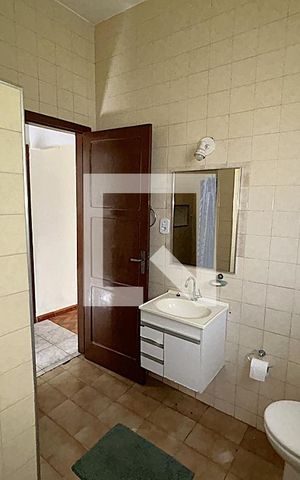 Casa para alugar com 70m², 3 quartos e 1 vagaBanheiro