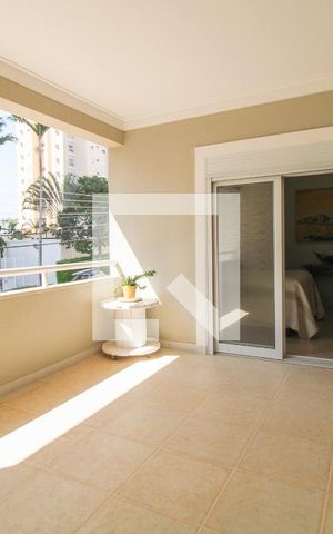 Casa à venda com 300m², 4 quartos e 4 vagas Casa à venda com 300m², 4 quartos e 4 vagasVaranda Quarto 2