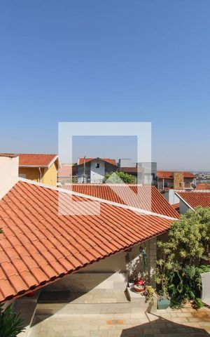 Casa à venda com 300m², 4 quartos e 4 vagas Casa à venda com 300m², 4 quartos e 4 vagasVista Varanda Quarto 3