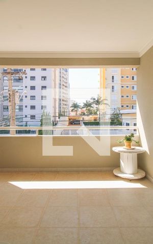 Casa à venda com 300m², 4 quartos e 4 vagas Casa à venda com 300m², 4 quartos e 4 vagasVaranda Quarto