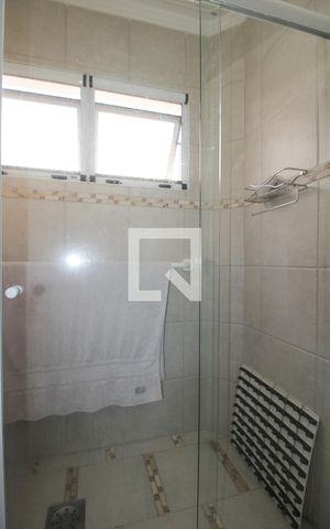 Casa à venda com 300m², 4 quartos e 4 vagas Casa à venda com 300m², 4 quartos e 4 vagasBanheiro - Quarto 3