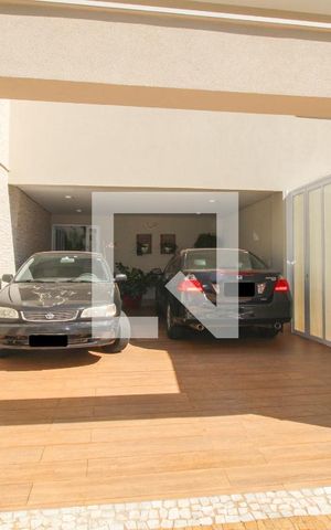Casa à venda com 300m², 4 quartos e 4 vagas Casa à venda com 300m², 4 quartos e 4 vagasÁrea comum