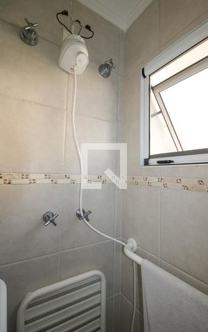 Casa à venda com 300m², 4 quartos e 4 vagas Casa à venda com 300m², 4 quartos e 4 vagasBanheiro - Quarto 3