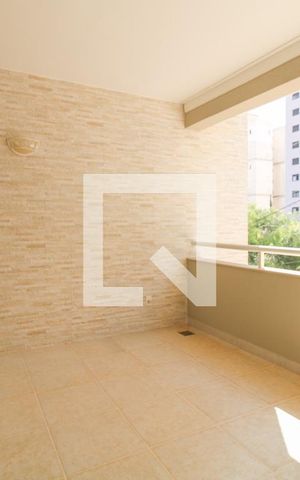 Casa à venda com 300m², 4 quartos e 4 vagas Casa à venda com 300m², 4 quartos e 4 vagasVaranda Quarto 2