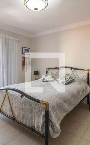 Casa à venda com 300m², 4 quartos e 4 vagas Casa à venda com 300m², 4 quartos e 4 vagasQuarto 4