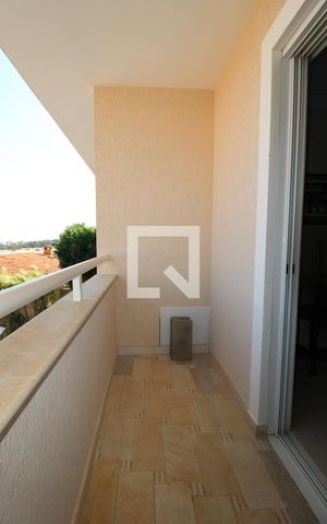 Casa à venda com 300m², 4 quartos e 4 vagas Casa à venda com 300m², 4 quartos e 4 vagasVaranda Quarto 3