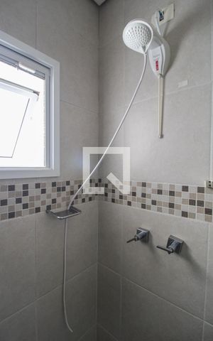 Casa à venda com 300m², 4 quartos e 4 vagas Casa à venda com 300m², 4 quartos e 4 vagasBanheiro - Quarto