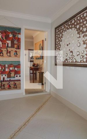 Casa à venda com 300m², 4 quartos e 4 vagas Casa à venda com 300m², 4 quartos e 4 vagasEscritório