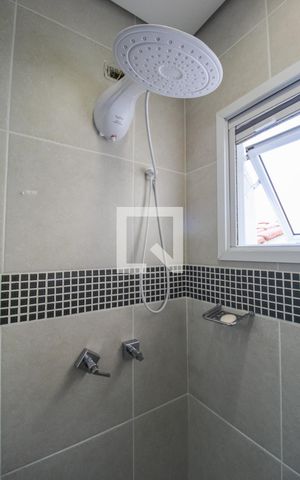 Casa à venda com 300m², 4 quartos e 4 vagas Casa à venda com 300m², 4 quartos e 4 vagasBanheiro - Quarto 2
