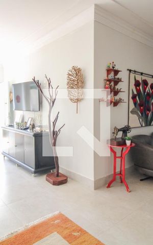 Casa à venda com 300m², 4 quartos e 4 vagas Casa à venda com 300m², 4 quartos e 4 vagasSala